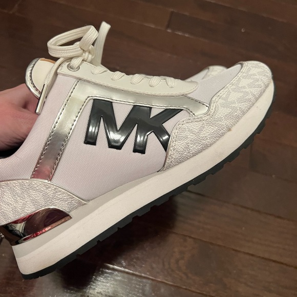 MK Maddy Trainers Worn once MK shoes size 6 - Picture 3 of 4